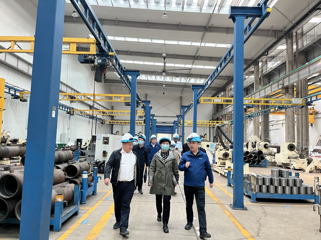 河南省科技厅副厅长陶曼晞、、、航空港区管委会副主任魏学彬一行莅临意昂F凯捷工业园